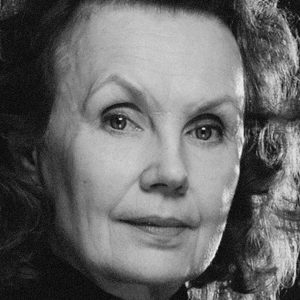 Retrato en blanco y negro de Kaija Saariaho